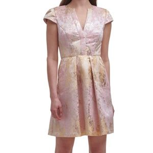 Vince Camuto women’s jacquard cap sleeve fit, size 12